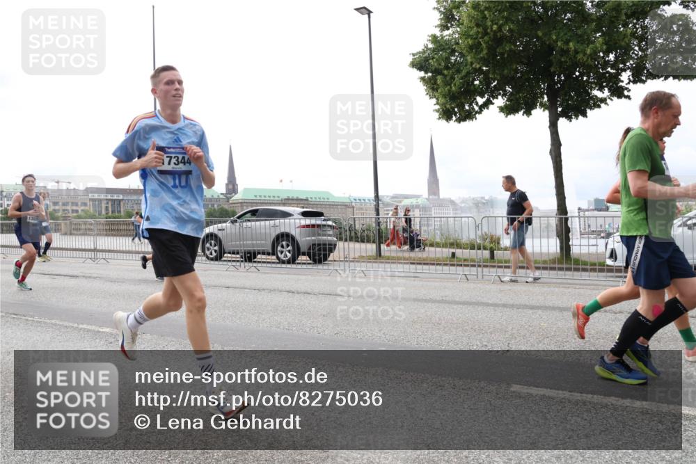 29.06.2025 - hella hamburg halbmarathon Lena Gebhardt http://msf.ph/oto/8275036 29.06.2025 10:35:00 Lombardsbrücke 1382, 7344, 1025, 1284, 1497, 1717, 1849, 2023, 2355, 2376, 2751, 3130, 3409, 3420, 3828, 4564, 4884, 5027, 5453, 5531, 6034, 6189, 6310, 6335, 6379, 6397, 6471, 6803, 6843, 7020, 7267, 7299, 7386, 7644, 7733, 7927, 8369, 8793, 9122, 9164, 9248, 9448, 9514, 10335, 10358, 10464, 10606, 10674, 11122, 11233, 11245, 11320, 11359, 11646, 11886, 12019, 12062, 12164, 12236, 12382, 12764, 15477, 16238, 16311, 16390 meine-sportfotos.de