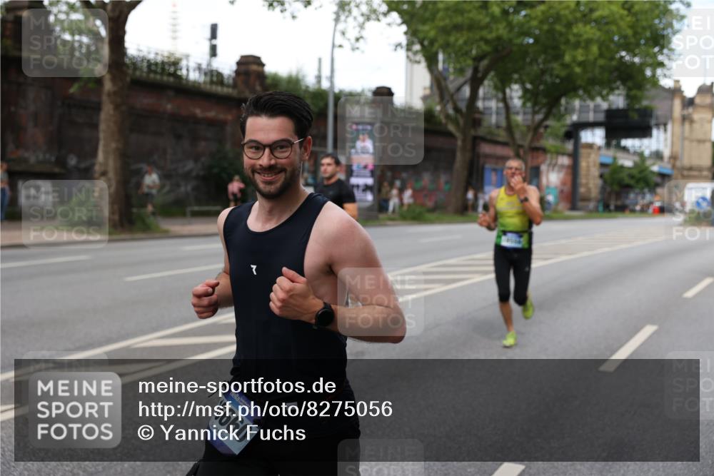 29.06.2025 - hella hamburg halbmarathon Yannick Fuchs http://msf.ph/oto/8275056 29.06.2025 10:37:13 20KM 1353, 1675, 1700, 1735, 2233, 4235, 5011, 5124, 5436, 5477, 7035, 7448, 7734, 7765, 7865, 9364, 9371, 9534, 9833, 10216, 10469, 11907, 12839, 13446, 14226, 14447, 14560, 14813, 15095, 15175, 15255, 15297, 15301, 15328, 15535, 16295, 16333, 16660, 16677, 17000, 17177, 17733, 17864, 17911, 18004, 18275, 18304, 18559, 18632, 18659, 18680 meine-sportfotos.de