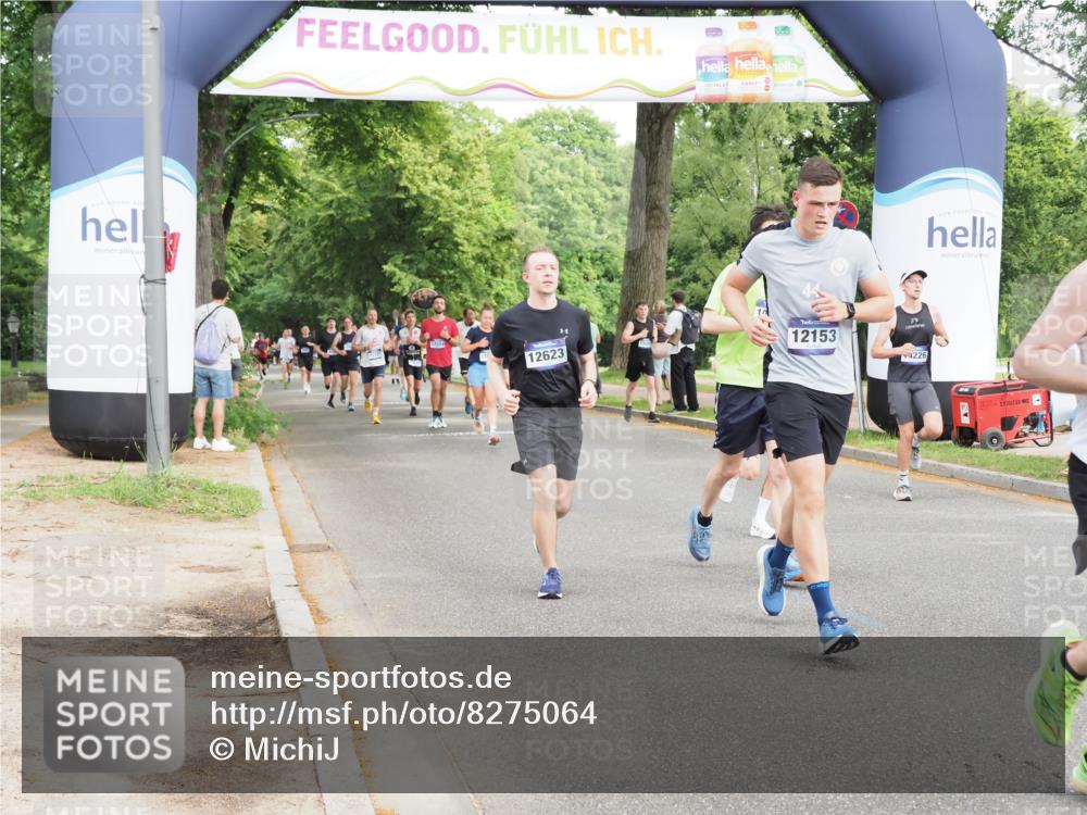 29.06.2025 - hella hamburg halbmarathon MichiJ http://msf.ph/oto/8275064 29.06.2025 10:31:34 Zwischen KM18-KM19 1735, 2415, 4318, 4425, 5477, 9114, 10099, 10493, 12153, 12623, 13897, 14226, 15706, 15851, 16338, 19229 meine-sportfotos.de