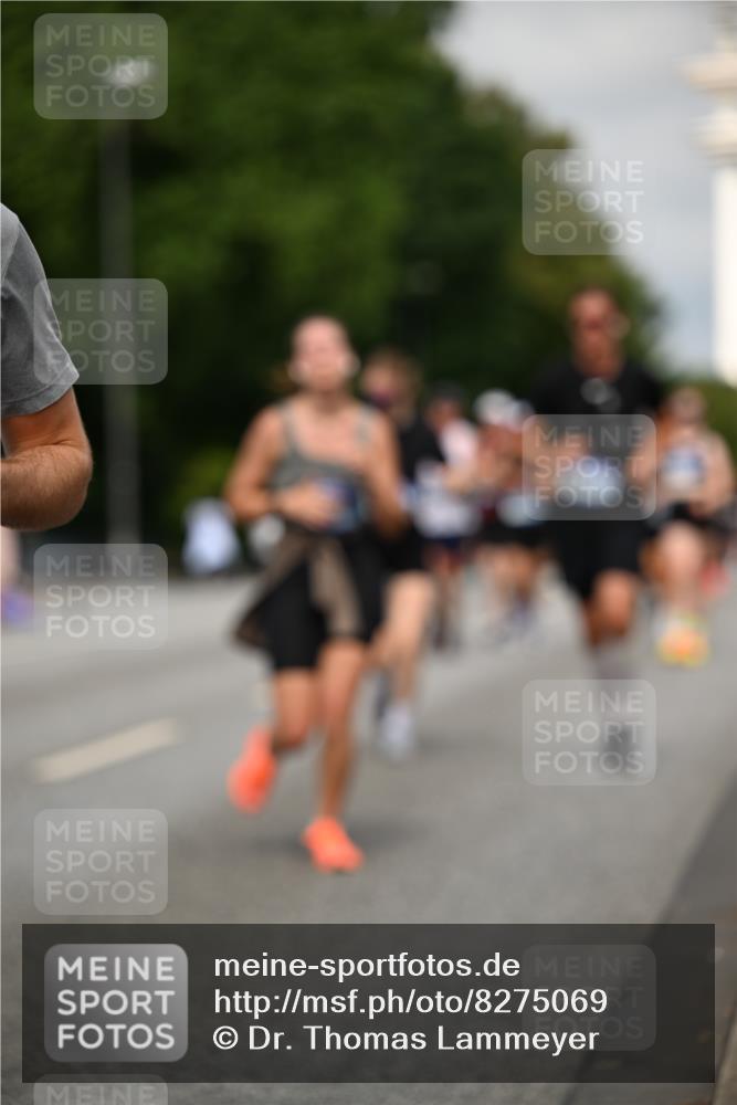 29.06.2025 - hella hamburg halbmarathon Dr. Thomas Lammeyer http://msf.ph/oto/8275069 29.06.2025 10:15:33 Kennedybrücke 1166, 1866, 1992, 2661, 4227, 5254, 5379, 5990, 5991, 7571, 8368, 9169, 9191, 10042, 10372, 10428, 11321 meine-sportfotos.de
