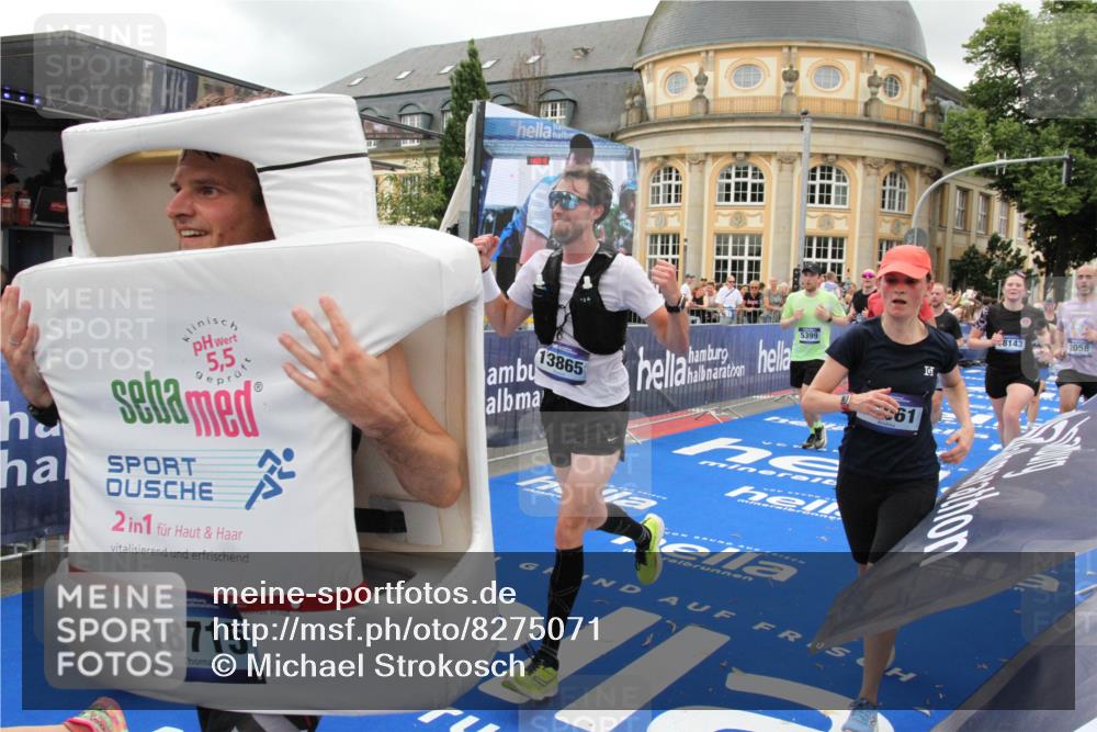 29.06.2025 - hella hamburg halbmarathon Michael Strokosch http://msf.ph/oto/8275071 29.06.2025 10:53:44 Ziel 1502, 2058, 2082, 2518, 2630, 3819, 5399, 6762, 8335, 10549, 10895, 11588, 11589, 11604, 12632, 13865, 14702, 14818, 15061, 15441, 15856, 16092, 17482, 18143, 18514, 18666, 18715 meine-sportfotos.de