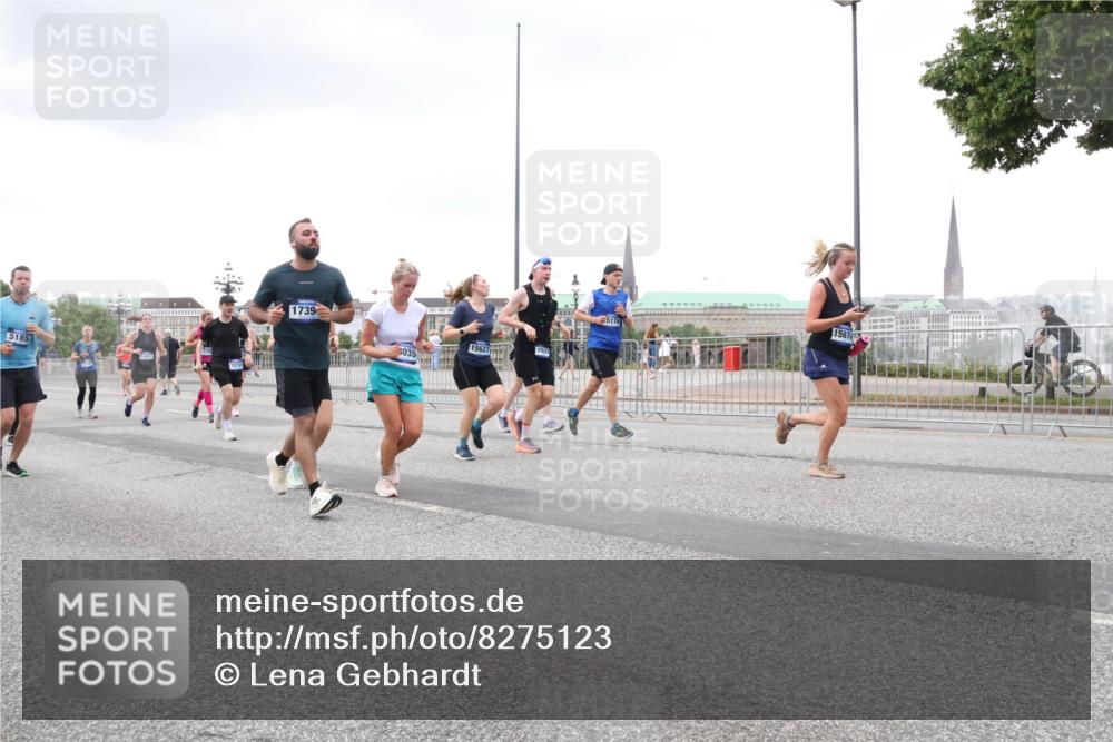 29.06.2025 - hella hamburg halbmarathon Lena Gebhardt http://msf.ph/oto/8275123 29.06.2025 10:54:38 Lombardsbrücke 5185, 1739, 15627, 19628, 035, 5174, 15674, 1198, 1762, 1822, 1949, 2084, 2244, 2532, 2566, 2586, 2632, 3002, 3364, 3761, 3795, 3857, 4191, 4192, 4720, 4971, 5157, 5185, 5216, 5309, 5500, 5514, 5727, 5817, 5882, 5933, 5993, 6023, 6279, 6982, 6987, 7498, 7670, 7874, 7946, 7986, 8012, 8186, 8801, 8803, 8867, 9130, 9521, 10207, 10331, 10471, 11033, 11226, 11287, 11354, 11567, 11569, 11785, 12240, 12268, 12270, 12930, 13272, 13283, 13944, 13945 meine-sportfotos.de