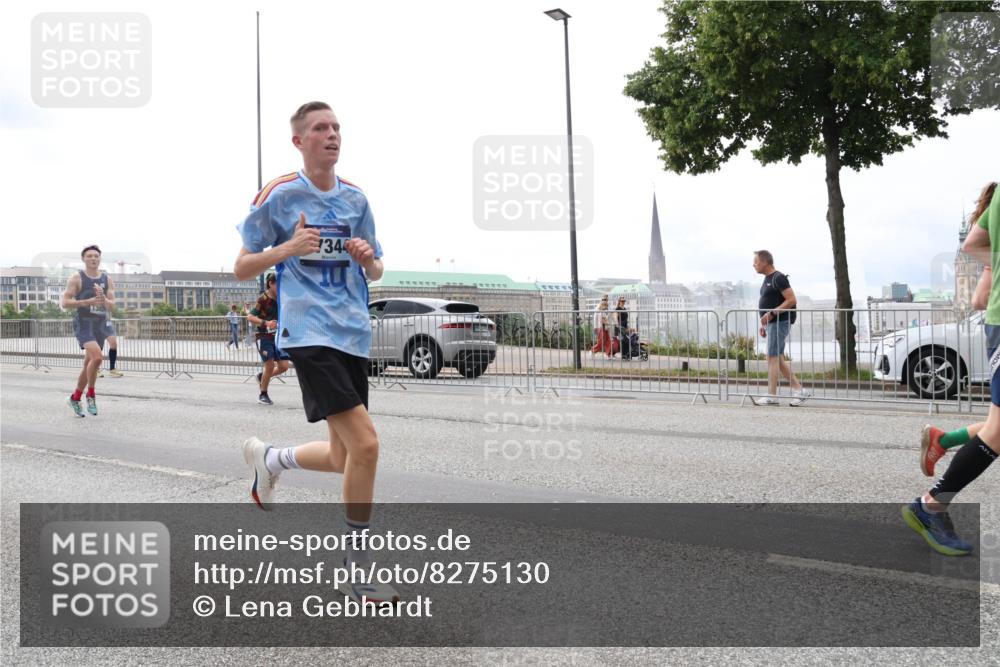 29.06.2025 - hella hamburg halbmarathon Lena Gebhardt http://msf.ph/oto/8275130 29.06.2025 10:35:00 Lombardsbrücke 1025, 1284, 1497, 1717, 1849, 2023, 2355, 2376, 2751, 3130, 3409, 3420, 3828, 4564, 4884, 5027, 5453, 5531, 6034, 6189, 6310, 6335, 6379, 6397, 6471, 6803, 6843, 7020, 7267, 7299, 7386, 7644, 7733, 7927, 8369, 8793, 9122, 9164, 9248, 9448, 9514, 10335, 10358, 10464, 10606, 10674, 11122, 11233, 11245, 11320, 11359, 11646, 11886, 12019, 12062, 12164, 12236, 12382, 12764, 15477, 16238, 16311, 16390 meine-sportfotos.de
