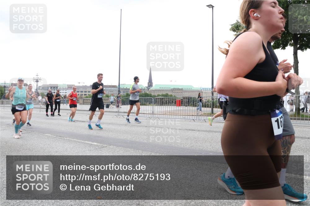 29.06.2025 - hella hamburg halbmarathon Lena Gebhardt http://msf.ph/oto/8275193 29.06.2025 10:46:25 Lombardsbrücke 1004, 1371, 1375, 1429, 1465, 1532, 1608, 1837, 1867, 1868, 2398, 2423, 2500, 2697, 2773, 2813, 2951, 3410, 3469, 3734, 4119, 4202, 4223, 4296, 4355, 4448, 4604, 5697, 5703, 5769, 5770, 5854, 5892, 6068, 6124, 6161, 6392, 7303, 7364, 7368, 7374, 7605, 7767, 7894, 7960, 7983, 8047, 8477, 8551, 8700, 9129, 9337, 9426, 9445, 9691, 10153, 10230, 11358, 11361, 11876, 11910, 12298, 12333, 12507, 12522, 13969, 14261, 15852, 16882, 16987 meine-sportfotos.de