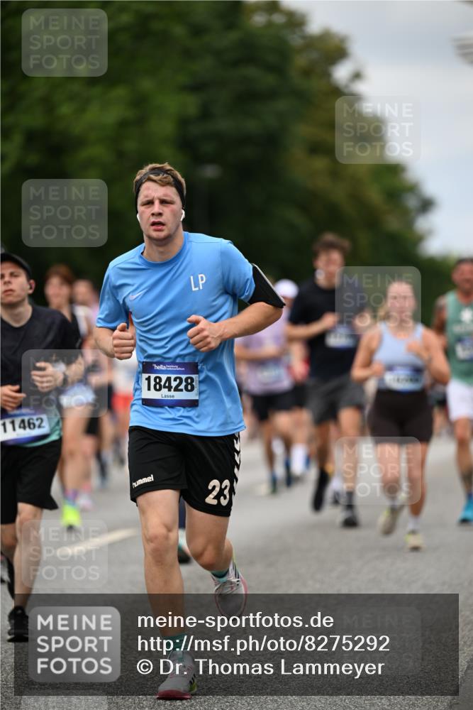 29.06.2025 - hella hamburg halbmarathon Dr. Thomas Lammeyer http://msf.ph/oto/8275292 29.06.2025 10:36:14 Kennedybrücke 1292, 1987, 2349, 2943, 3022, 3239, 3358, 3365, 3707, 3751, 3752, 3778, 4314, 4365, 4605, 4924, 5496, 5601, 5658, 5743, 6218, 7239, 7295, 7334, 7344, 7535, 7570, 7695, 7898, 8072, 8073, 8124, 8127, 8303, 8538, 8757, 9125, 9604, 10248, 10924, 11168, 11225, 11248, 11362 meine-sportfotos.de