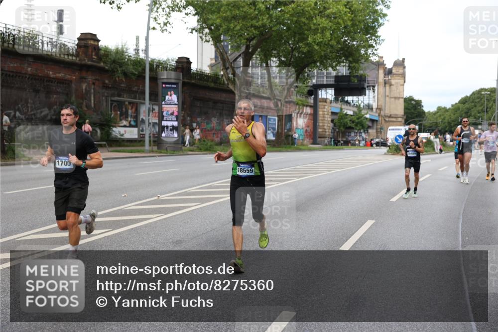 29.06.2025 - hella hamburg halbmarathon Yannick Fuchs http://msf.ph/oto/8275360 29.06.2025 10:37:14 20KM 1353, 1675, 1700, 1735, 2233, 4235, 5011, 5124, 5436, 5477, 7035, 7448, 7734, 7765, 7865, 9364, 9371, 9534, 9833, 10216, 10469, 11907, 12839, 13446, 14226, 14447, 14560, 14813, 15095, 15175, 15255, 15297, 15301, 15328, 15535, 15851, 16295, 16333, 16660, 16677, 17000, 17177, 17733, 17911, 18004, 18275, 18304, 18559, 18632, 18659, 18680, 18987 meine-sportfotos.de