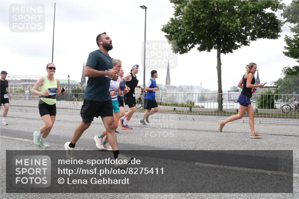 29.06.2025 - hella hamburg halbmarathon Lena Gebhardt http://msf.ph/oto/8275411 29.06.2025 10:54:39 Lombardsbrücke 7986, 1198, 1762, 1822, 1949, 2084, 2244, 2532, 2566, 2586, 2632, 3002, 3364, 3761, 3795, 3857, 4191, 4192, 4720, 4971, 5157, 5185, 5216, 5309, 5392, 5500, 5514, 5727, 5817, 5882, 5933, 5993, 6023, 6279, 6839, 6982, 6987, 7498, 7670, 7874, 7946, 7986, 8012, 8186, 8801, 8803, 9130, 9521, 9596, 10207, 10331, 10471, 11033, 11226, 11287, 11354, 11567, 11569, 11785, 12240, 12268, 12270, 12930, 13272, 13283, 13944, 13945 meine-sportfotos.de