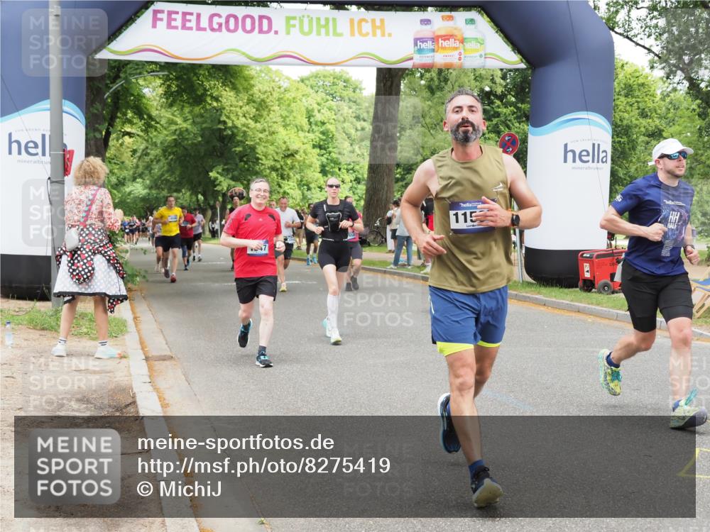 29.06.2025 - hella hamburg halbmarathon MichiJ http://msf.ph/oto/8275419 29.06.2025 10:56:47 Zwischen KM18-KM19 1347, 6871, 11595, 12658, 13237, 13818, 15037, 15038, 15772 meine-sportfotos.de