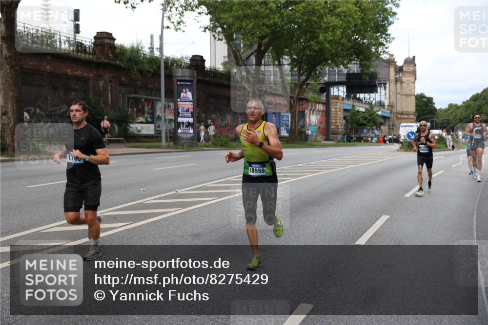 29.06.2025 - hella hamburg halbmarathon Yannick Fuchs http://msf.ph/oto/8275429 29.06.2025 10:37:14 20KM 1353, 1675, 1700, 1735, 2233, 4235, 5011, 5124, 5436, 5477, 7035, 7448, 7734, 7765, 7865, 9364, 9371, 9534, 9833, 10216, 10469, 11907, 12839, 13446, 14226, 14447, 14560, 14813, 15095, 15175, 15255, 15297, 15301, 15328, 15535, 15851, 16295, 16333, 16660, 16677, 17000, 17177, 17733, 17911, 18004, 18275, 18304, 18559, 18632, 18659, 18680, 18987 meine-sportfotos.de