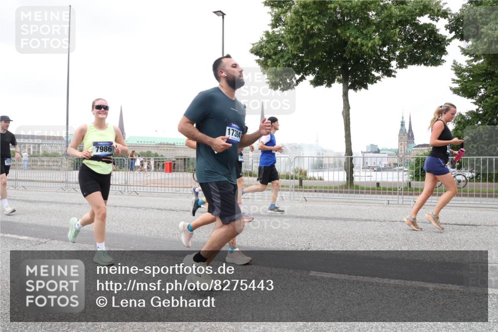 29.06.2025 - hella hamburg halbmarathon Lena Gebhardt http://msf.ph/oto/8275443 29.06.2025 10:54:39 Lombardsbrücke 7986, 17394, 1198, 1762, 1822, 1949, 2084, 2244, 2532, 2566, 2586, 2632, 3002, 3364, 3761, 3795, 3857, 4191, 4192, 4720, 4971, 5157, 5185, 5216, 5309, 5392, 5500, 5514, 5727, 5817, 5882, 5933, 5993, 6023, 6279, 6839, 6982, 6987, 7498, 7670, 7874, 7946, 7986, 8012, 8186, 8801, 8803, 9130, 9521, 9596, 10207, 10331, 10471, 11033, 11226, 11287, 11354, 11567, 11569, 11785, 12240, 12268, 12270, 12930, 13272, 13283, 13944, 13945 meine-sportfotos.de