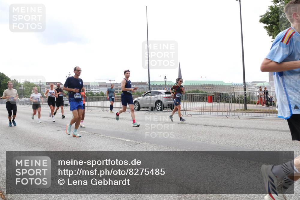 29.06.2025 - hella hamburg halbmarathon Lena Gebhardt http://msf.ph/oto/8275485 29.06.2025 10:35:01 Lombardsbrücke 12764, 154, 1598, 1025, 1284, 1497, 1717, 1849, 2355, 2376, 2751, 3130, 3409, 3420, 3828, 4564, 4884, 5027, 5453, 5531, 6034, 6189, 6310, 6335, 6379, 6397, 6471, 6803, 6843, 7020, 7267, 7299, 7386, 7733, 7927, 8369, 8793, 9122, 9164, 9248, 9448, 9514, 10335, 10358, 10464, 10606, 10674, 11122, 11233, 11245, 11320, 11359, 11565, 11646, 11886, 12019, 12062, 12164, 12236, 12382, 12764, 15477, 16238, 16311, 16390 meine-sportfotos.de
