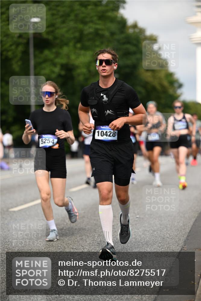 29.06.2025 - hella hamburg halbmarathon Dr. Thomas Lammeyer http://msf.ph/oto/8275517 29.06.2025 10:15:35 Kennedybrücke 1062, 1166, 1866, 1992, 2661, 4227, 5254, 5379, 5990, 5991, 7571, 8368, 9169, 9191, 10042, 10428, 11321 meine-sportfotos.de