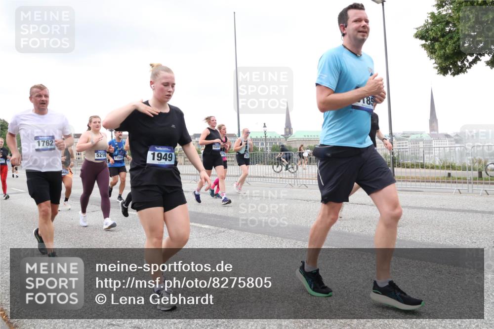 29.06.2025 - hella hamburg halbmarathon Lena Gebhardt http://msf.ph/oto/8275805 29.06.2025 10:54:40 Lombardsbrücke 371, 1762, 5216, 11569, 1949, 13257, 185, 1198, 1762, 1822, 1949, 2084, 2244, 2532, 2566, 2586, 2632, 3002, 3364, 3761, 3795, 3857, 4191, 4192, 4720, 4971, 5157, 5185, 5216, 5309, 5392, 5500, 5514, 5727, 5817, 5882, 5933, 5993, 6023, 6279, 6839, 6982, 6987, 7498, 7670, 7874, 7946, 7986, 8012, 8186, 8801, 8803, 9130, 9521, 9596, 10207, 10331, 10471, 11033, 11226, 11287, 11354, 11567, 11569, 11785, 12240, 12268, 12270, 12930, 13272, 13283, 13944, 13945 meine-sportfotos.de