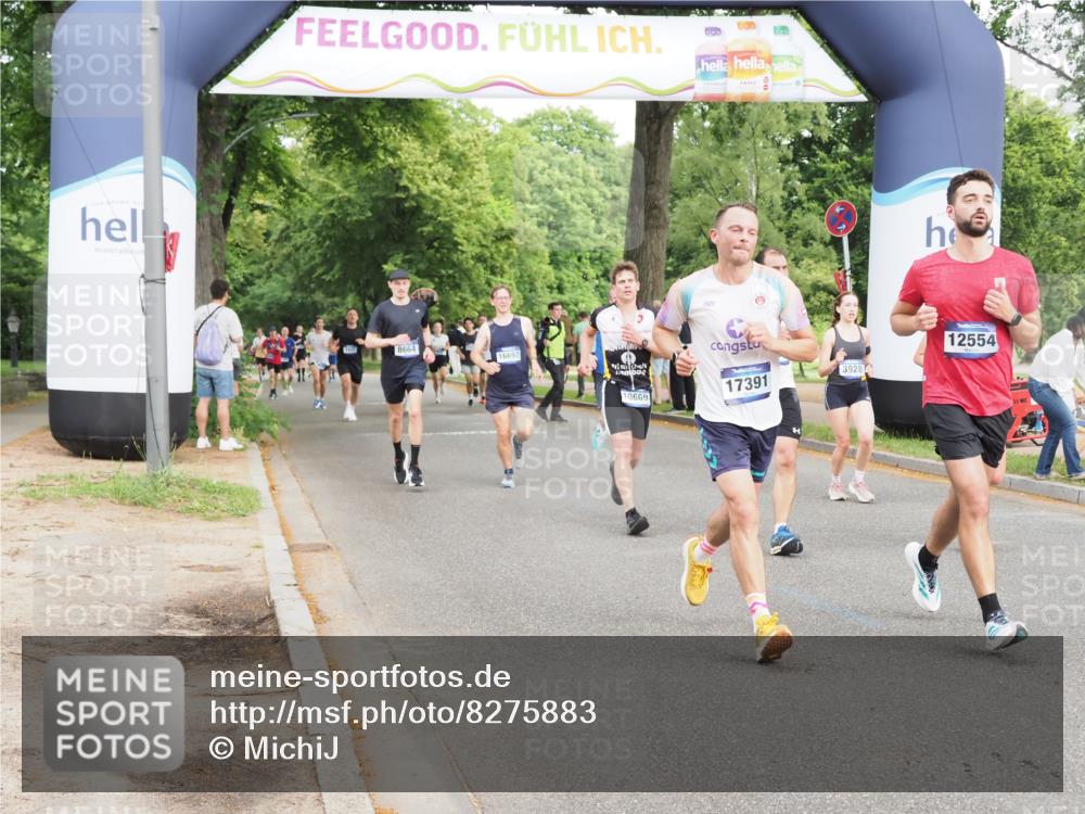 29.06.2025 - hella hamburg halbmarathon MichiJ http://msf.ph/oto/8275883 29.06.2025 10:31:39 Zwischen KM18-KM19 3928, 4318, 4425, 8664, 10493, 12153, 12554, 12623, 14226, 15383, 15706, 15851, 16338, 17391, 18689 meine-sportfotos.de