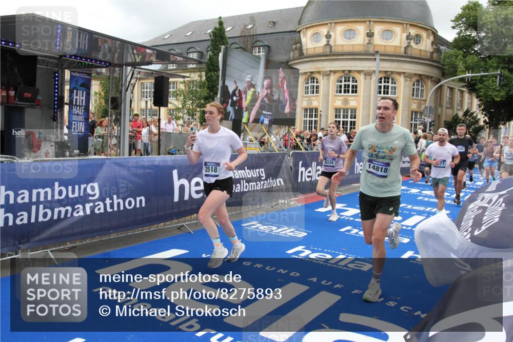29.06.2025 - hella hamburg halbmarathon Michael Strokosch http://msf.ph/oto/8275893 29.06.2025 10:53:50 Ziel 1422, 2082, 2518, 5607, 6260, 6877, 7177, 8285, 8335, 9922, 10529, 10891, 14026, 14702, 14818, 15502, 17482, 17740, 18249, 18487, 18514, 18759 meine-sportfotos.de