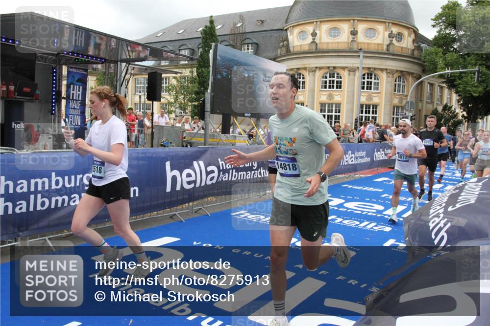 29.06.2025 - hella hamburg halbmarathon Michael Strokosch http://msf.ph/oto/8275913 29.06.2025 10:53:50 Ziel 1422, 2082, 2518, 5607, 6260, 6877, 7177, 8285, 8335, 9922, 10529, 10891, 14026, 14702, 14818, 15502, 17482, 17740, 18249, 18487, 18514, 18759 meine-sportfotos.de