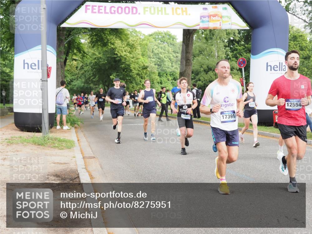 29.06.2025 - hella hamburg halbmarathon MichiJ http://msf.ph/oto/8275951 29.06.2025 10:31:39 Zwischen KM18-KM19 3928, 4318, 4425, 8664, 10493, 12153, 12554, 12623, 14226, 15383, 15706, 15851, 16338, 17391, 18689 meine-sportfotos.de
