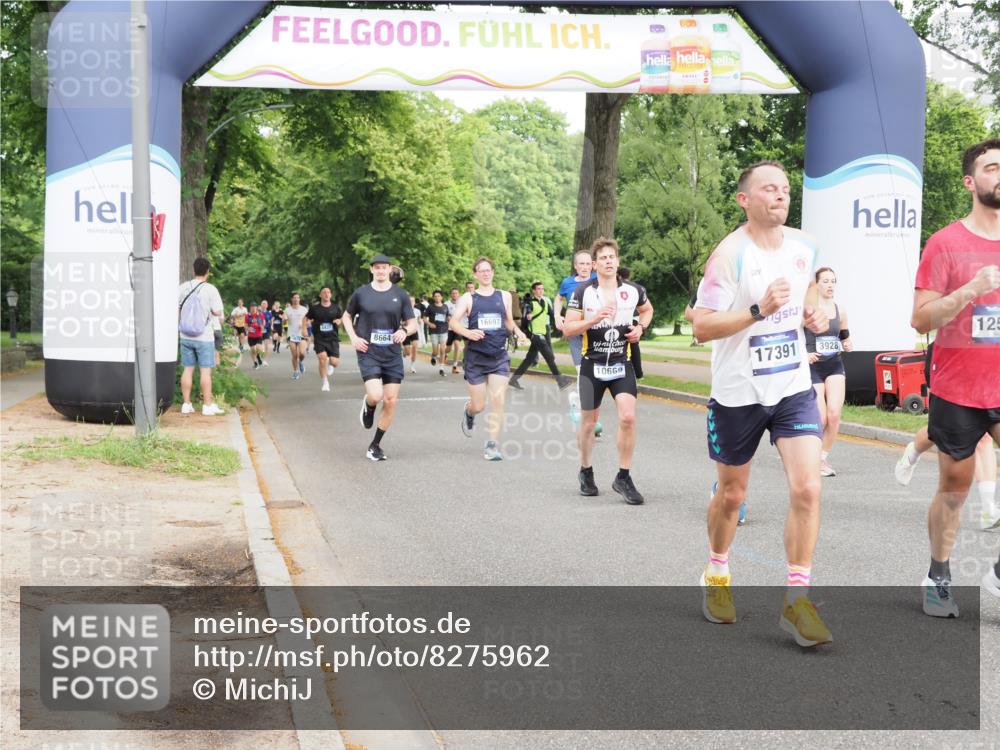 29.06.2025 - hella hamburg halbmarathon MichiJ http://msf.ph/oto/8275962 29.06.2025 10:31:39 Zwischen KM18-KM19 3928, 4318, 4425, 8664, 10493, 12153, 12554, 12623, 14226, 15383, 15706, 15851, 16338, 17391, 18689 meine-sportfotos.de