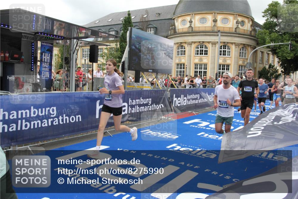 29.06.2025 - hella hamburg halbmarathon Michael Strokosch http://msf.ph/oto/8275990 29.06.2025 10:53:51 Ziel 1422, 1706, 1870, 2082, 2518, 5607, 6260, 6877, 7177, 8285, 8335, 9922, 10529, 10891, 12413, 14026, 14702, 14818, 15502, 16538, 17740, 18249, 18418, 18487, 18514, 18759, 18915, 19177 meine-sportfotos.de