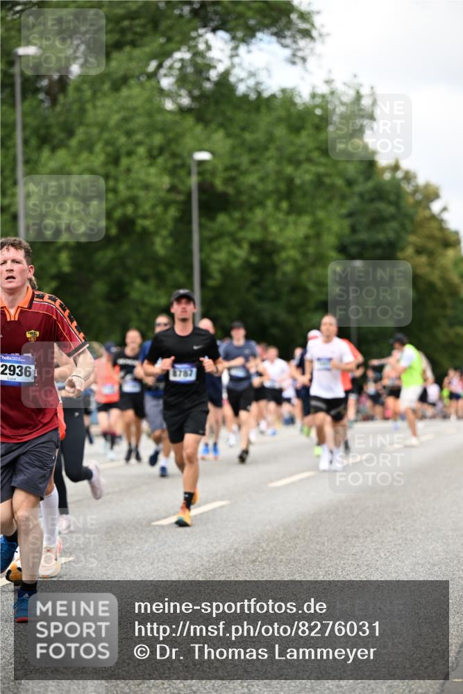 29.06.2025 - hella hamburg halbmarathon Dr. Thomas Lammeyer http://msf.ph/oto/8276031 29.06.2025 10:36:24 Kennedybrücke 1292, 1640, 1987, 2349, 2943, 3022, 3239, 3365, 3707, 3751, 3752, 3778, 4314, 4365, 4605, 4857, 4924, 5601, 5658, 5743, 5783, 5941, 6218, 6228, 6252, 6312, 6315, 7239, 7344, 7468, 7535, 7570, 7695, 8072, 8073, 8124, 8127, 8303, 8625, 9125, 9206, 9604, 10013, 10111, 10248, 10354, 10828, 10924, 11168, 11205, 11225, 11248, 11362 meine-sportfotos.de