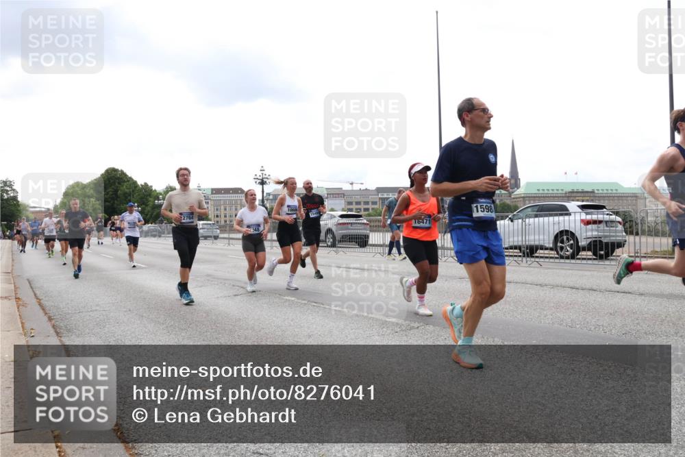 29.06.2025 - hella hamburg halbmarathon Lena Gebhardt http://msf.ph/oto/8276041 29.06.2025 10:35:02 Lombardsbrücke 10606, 2764, 16471, 1598, 1025, 1284, 1497, 1717, 1849, 2355, 2376, 2751, 3130, 3409, 3420, 3828, 3958, 4564, 4884, 5027, 5453, 5531, 6029, 6034, 6189, 6310, 6335, 6379, 6397, 6471, 6803, 6843, 7020, 7267, 7299, 7386, 7733, 7927, 8369, 8793, 9122, 9164, 9248, 9448, 9514, 10335, 10358, 10464, 10531, 10606, 10674, 11122, 11233, 11245, 11320, 11359, 11565, 11646, 11886, 12019, 12062, 12164, 12236, 12382, 12764, 15477, 16311, 16390 meine-sportfotos.de