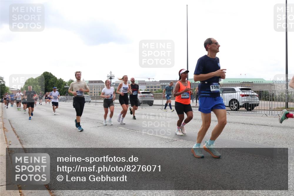 29.06.2025 - hella hamburg halbmarathon Lena Gebhardt http://msf.ph/oto/8276071 29.06.2025 10:35:02 Lombardsbrücke 10609, 12764, 16471, 1598, 1025, 1284, 1497, 1717, 1849, 2355, 2376, 2751, 3130, 3409, 3420, 3828, 3958, 4564, 4884, 5027, 5453, 5531, 6029, 6034, 6189, 6310, 6335, 6379, 6397, 6471, 6803, 6843, 7020, 7267, 7299, 7386, 7733, 7927, 8369, 8793, 9122, 9164, 9248, 9448, 9514, 10335, 10358, 10464, 10531, 10606, 10674, 11122, 11233, 11245, 11320, 11359, 11565, 11646, 11886, 12019, 12062, 12164, 12236, 12382, 12764, 15477, 16311, 16390 meine-sportfotos.de
