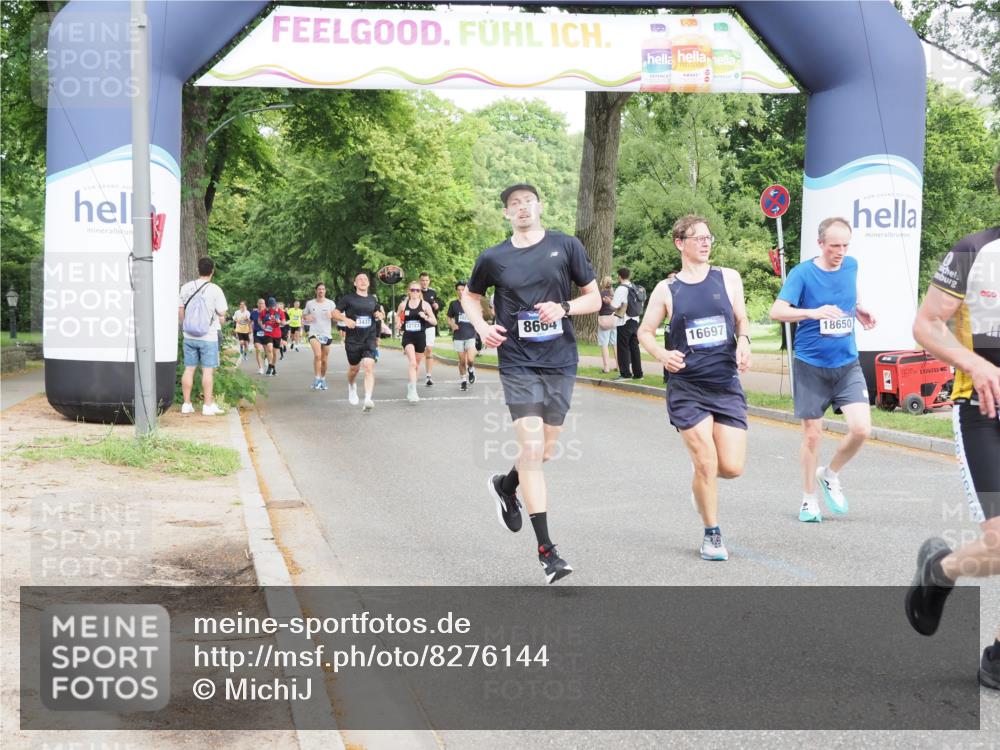 29.06.2025 - hella hamburg halbmarathon MichiJ http://msf.ph/oto/8276144 29.06.2025 10:31:41 Zwischen KM18-KM19 3928, 4425, 8664, 10669, 12554, 12623, 14226, 15383, 15851, 16697, 17251, 17391, 18650, 18689 meine-sportfotos.de
