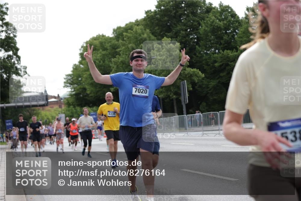 29.06.2025 - hella hamburg halbmarathon Jannik Wohlers http://msf.ph/oto/8276164 29.06.2025 10:34:25 Lombardsbrücke 1025, 2355, 3130, 3420, 4884, 5453, 6310, 6335, 6379, 6843, 7020, 7299, 7386, 8369, 8793, 9122, 9164, 9248, 9448, 9514, 10335, 10464, 10606, 11122, 11245, 11646, 12019, 12164, 12236, 12382, 12555, 12764, 13311, 13416, 13471, 13473, 14273, 14527, 15310, 15380, 15477, 15984, 16311, 16471, 17412, 18892 meine-sportfotos.de