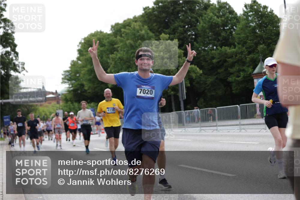 29.06.2025 - hella hamburg halbmarathon Jannik Wohlers http://msf.ph/oto/8276269 29.06.2025 10:34:25 Lombardsbrücke 1025, 2355, 3130, 3420, 4884, 5453, 6310, 6335, 6379, 6843, 7020, 7299, 7386, 8369, 8793, 9122, 9164, 9248, 9448, 9514, 10335, 10464, 10606, 11122, 11245, 11646, 12019, 12164, 12236, 12382, 12555, 12764, 13311, 13416, 13471, 13473, 14273, 14527, 15310, 15380, 15477, 15984, 16311, 16471, 17412, 18892 meine-sportfotos.de