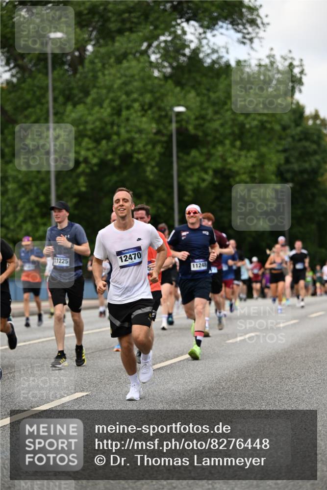 29.06.2025 - hella hamburg halbmarathon Dr. Thomas Lammeyer http://msf.ph/oto/8276448 29.06.2025 10:36:28 Kennedybrücke 1292, 1640, 1987, 2268, 2349, 2943, 3022, 3239, 3365, 3707, 3751, 3752, 3778, 4314, 4365, 4605, 4857, 5601, 5658, 5743, 5783, 5871, 5941, 6218, 6228, 6252, 6312, 6315, 6642, 7239, 7344, 7387, 7468, 7535, 7570, 7695, 8072, 8073, 8124, 8127, 8303, 8625, 9125, 9188, 9206, 10013, 10111, 10248, 10354, 10828, 10924, 11168, 11205, 11225, 11248, 11362 meine-sportfotos.de