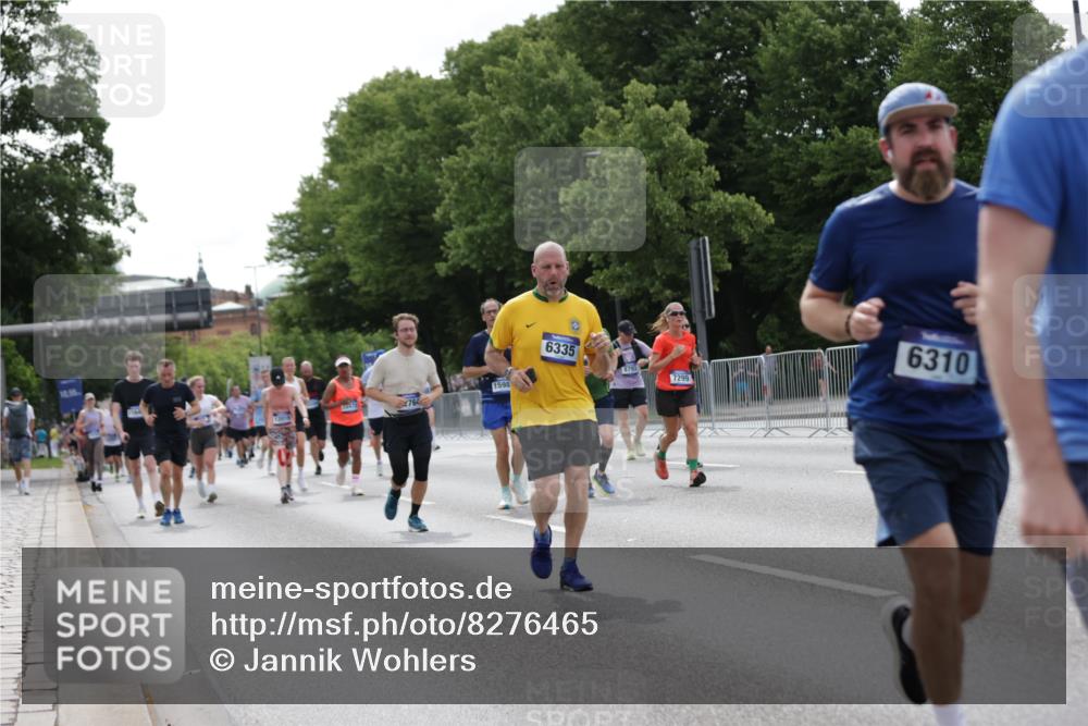 29.06.2025 - hella hamburg halbmarathon Jannik Wohlers http://msf.ph/oto/8276465 29.06.2025 10:34:27 Lombardsbrücke 2355, 3130, 4884, 5453, 6310, 6335, 6379, 6397, 6843, 7020, 7299, 8369, 8793, 9122, 9248, 9448, 9514, 10464, 10606, 11122, 11245, 11646, 12019, 12164, 12236, 12382, 12555, 12764, 13311, 13416, 13471, 13473, 14273, 14527, 15310, 15380, 15477, 15488, 15732, 15984, 16471, 17412, 18892 meine-sportfotos.de