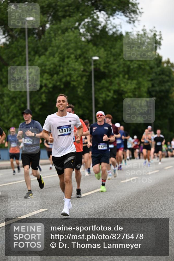 29.06.2025 - hella hamburg halbmarathon Dr. Thomas Lammeyer http://msf.ph/oto/8276478 29.06.2025 10:36:28 Kennedybrücke 1292, 1640, 1987, 2268, 2349, 2943, 3022, 3239, 3365, 3707, 3751, 3752, 3778, 4314, 4365, 4605, 4857, 5601, 5658, 5743, 5783, 5871, 5941, 6218, 6228, 6252, 6312, 6315, 6642, 7239, 7344, 7387, 7468, 7535, 7570, 7695, 8072, 8073, 8124, 8127, 8303, 8625, 9125, 9188, 9206, 10013, 10111, 10248, 10354, 10828, 10924, 11168, 11205, 11225, 11248, 11362 meine-sportfotos.de