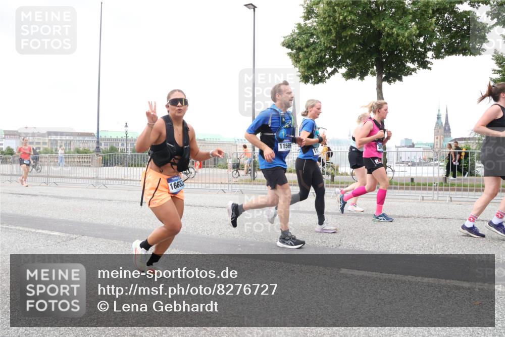 29.06.2025 - hella hamburg halbmarathon Lena Gebhardt http://msf.ph/oto/8276727 29.06.2025 10:54:43 Lombardsbrücke 6683, 11569, 11, 379, 1198, 1762, 1822, 1949, 2084, 2244, 2532, 2566, 2586, 2632, 3002, 3364, 3761, 3795, 3857, 4191, 4192, 4720, 4971, 5157, 5185, 5216, 5309, 5392, 5500, 5727, 5882, 5933, 5993, 6023, 6279, 6839, 6982, 7498, 7670, 7874, 7946, 7986, 8012, 8186, 8801, 8803, 9130, 9521, 9596, 10109, 10331, 10471, 10686, 11033, 11226, 11287, 11354, 11567, 11569, 12240, 12268, 12270, 12930, 13272, 13283, 13944, 13945, 13979, 13980 meine-sportfotos.de