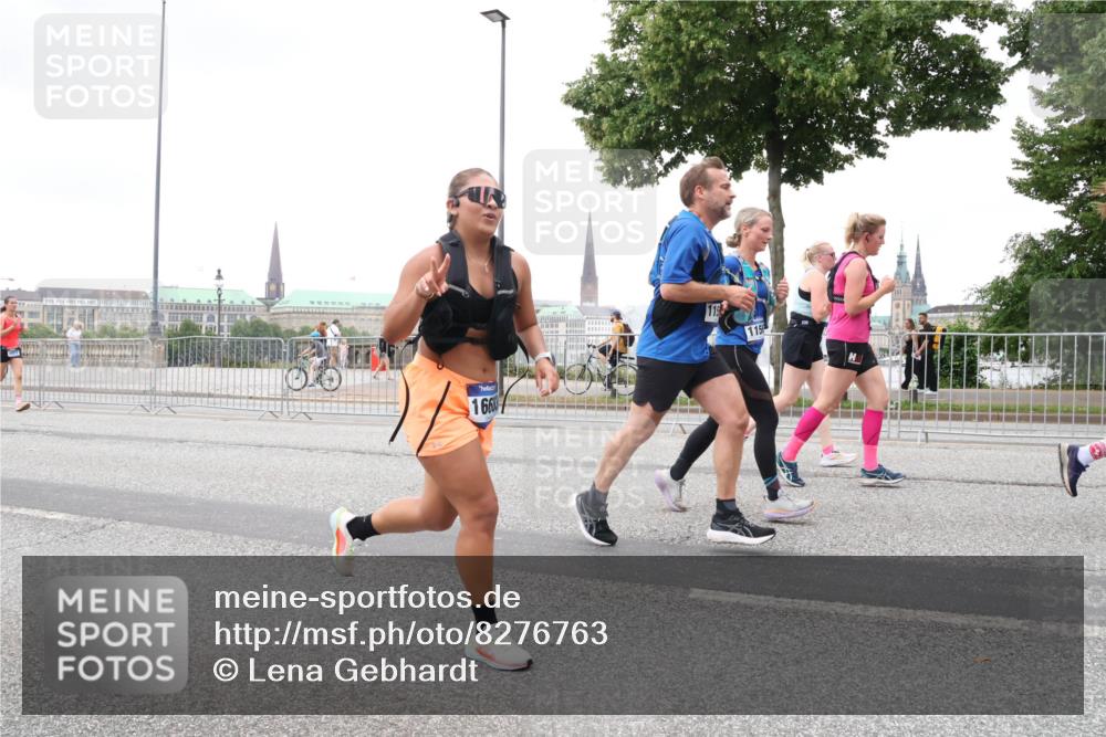 29.06.2025 - hella hamburg halbmarathon Lena Gebhardt http://msf.ph/oto/8276763 29.06.2025 10:54:43 Lombardsbrücke 166, 115, 115, 1198, 1762, 1822, 1949, 2084, 2244, 2532, 2566, 2586, 2632, 3002, 3364, 3761, 3795, 3857, 4191, 4192, 4720, 4971, 5157, 5185, 5216, 5309, 5392, 5500, 5727, 5882, 5933, 5993, 6023, 6279, 6839, 6982, 7498, 7670, 7874, 7946, 7986, 8012, 8186, 8801, 8803, 9130, 9521, 9596, 10109, 10331, 10471, 10686, 11033, 11226, 11287, 11354, 11567, 11569, 12240, 12268, 12270, 12930, 13272, 13283, 13944, 13945, 13979, 13980 meine-sportfotos.de