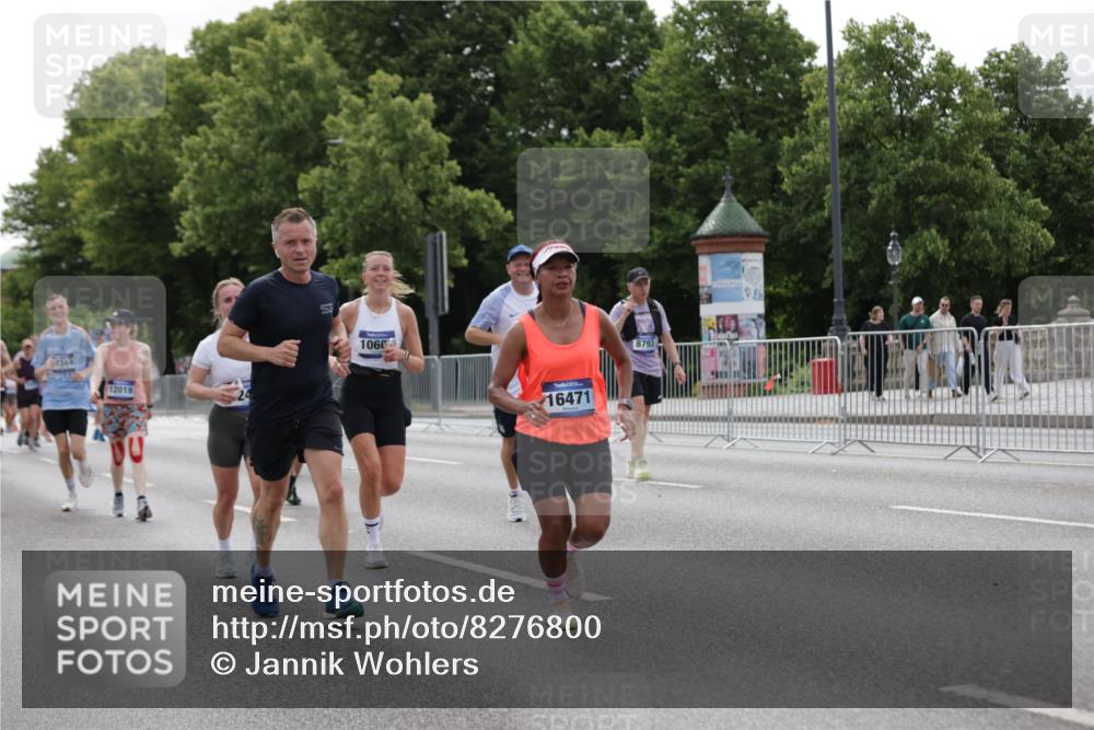 29.06.2025 - hella hamburg halbmarathon Jannik Wohlers http://msf.ph/oto/8276800 29.06.2025 10:34:32 Lombardsbrücke 1284, 1849, 2355, 3130, 3409, 4884, 6310, 6335, 6379, 6397, 7020, 7299, 8369, 8793, 9122, 9248, 10358, 10464, 10606, 11122, 11646, 12019, 12236, 12382, 12555, 12764, 13416, 13471, 13473, 13623, 13829, 14273, 14527, 15226, 15380, 15488, 15732, 15984, 16471, 16778, 17344 meine-sportfotos.de
