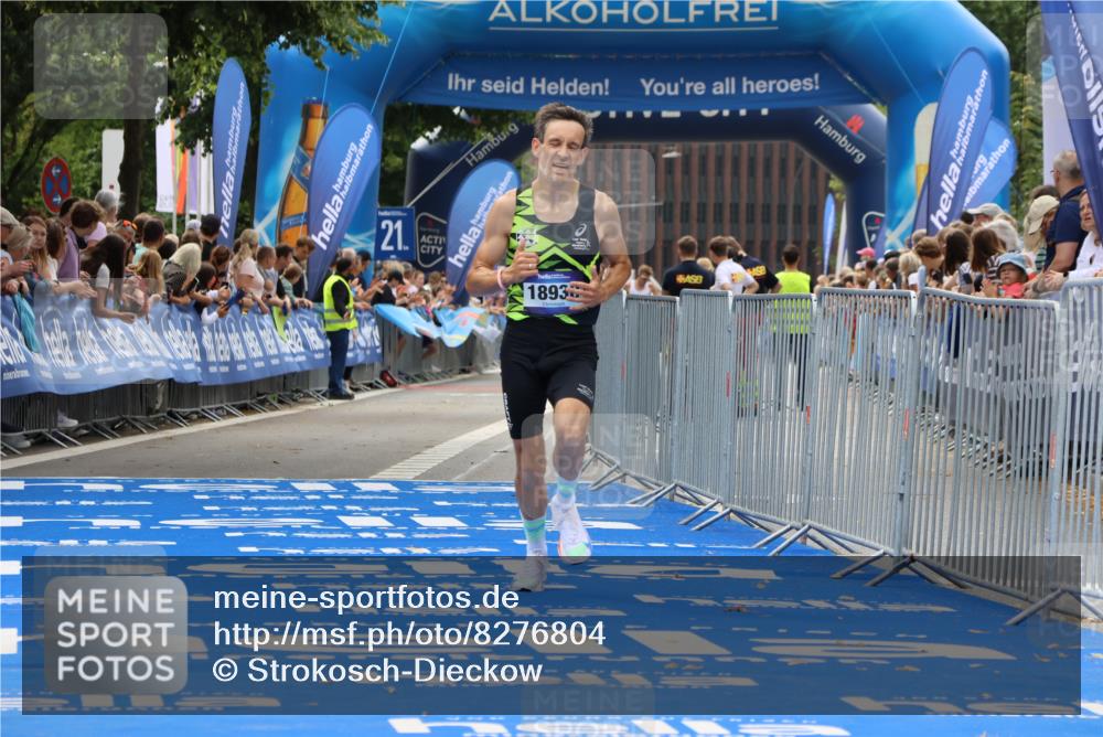 29.06.2025 - hella hamburg halbmarathon Strokosch-Dieckow http://msf.ph/oto/8276804 29.06.2025 10:23:07 Ziel 4128, 7862, 18930 meine-sportfotos.de