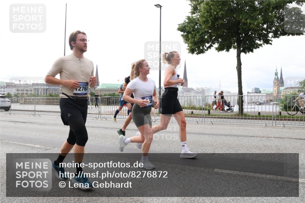 29.06.2025 - hella hamburg halbmarathon Lena Gebhardt http://msf.ph/oto/8276872 29.06.2025 10:35:04 Lombardsbrücke 2764, 1025, 1284, 1497, 1717, 1849, 2198, 2355, 2376, 2751, 3130, 3409, 3420, 3828, 3958, 4564, 4884, 5027, 5453, 5531, 6029, 6189, 6310, 6335, 6379, 6397, 6471, 6803, 6843, 6859, 7020, 7267, 7299, 7386, 7733, 7927, 8296, 8369, 8793, 9122, 9164, 9248, 9448, 9514, 10335, 10358, 10464, 10531, 10606, 10674, 11122, 11233, 11245, 11320, 11359, 11565, 11646, 11886, 12019, 12062, 12164, 12236, 12326, 12382, 12764, 15477, 16311 meine-sportfotos.de