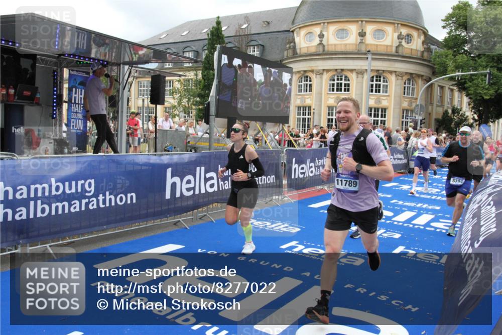 29.06.2025 - hella hamburg halbmarathon Michael Strokosch http://msf.ph/oto/8277022 29.06.2025 10:54:04 Ziel 1151, 1815, 2432, 3096, 6356, 6374, 6481, 7918, 8394, 9032, 11499, 11789, 12379, 13032, 13869, 14175, 17348, 18308, 18879 meine-sportfotos.de