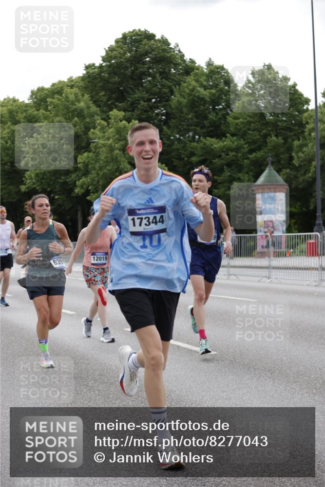 29.06.2025 - hella hamburg halbmarathon Jannik Wohlers http://msf.ph/oto/8277043 29.06.2025 10:34:36 Lombardsbrücke 1284, 1497, 1849, 2355, 3409, 4564, 4884, 6310, 6335, 6379, 6397, 6803, 7299, 8369, 8793, 9248, 10358, 10464, 10606, 11646, 12019, 12236, 12555, 12764, 13471, 13473, 13537, 13623, 13829, 14527, 15226, 15405, 15488, 15732, 15984, 16471, 16778, 17344 meine-sportfotos.de