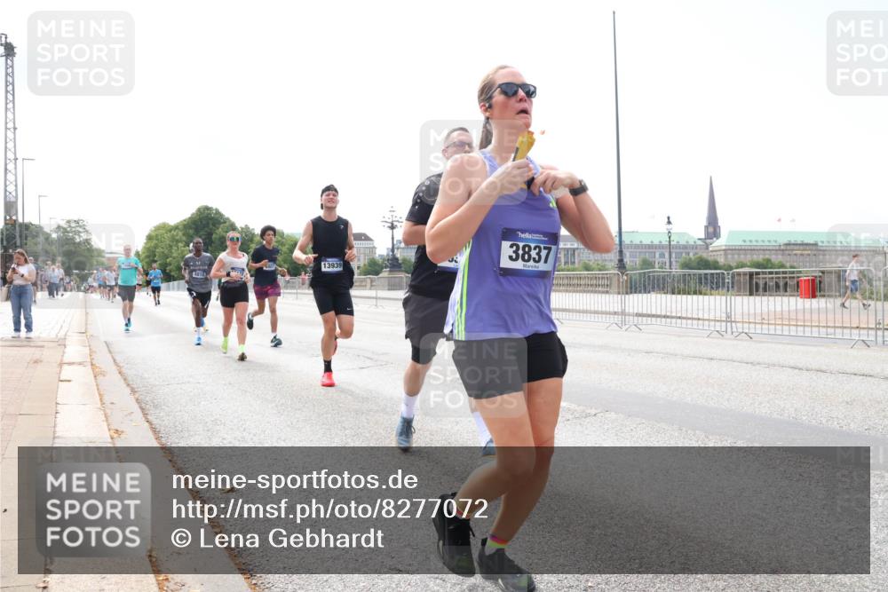 29.06.2025 - hella hamburg halbmarathon Lena Gebhardt http://msf.ph/oto/8277072 29.06.2025 10:11:31 Lombardsbrücke 1328, 1531, 1723, 1866, 1992, 2868, 3363, 3837, 4227, 5254, 5605, 5653, 7271, 7571, 8115, 8171, 8206, 8207, 8368, 8561, 8807, 8810, 9119, 9428, 10196, 10372, 10428, 11149, 11321, 11507, 11755, 12286, 12473, 12571, 12836, 13177, 13203, 13603, 13939, 14008, 14022, 14149, 14384, 15009, 15252, 15797, 15908, 15945, 16383, 17080, 17142, 17500, 17638, 17787, 17866, 18278, 18382, 19172, 19241 meine-sportfotos.de