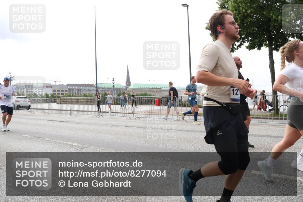 29.06.2025 - hella hamburg halbmarathon Lena Gebhardt http://msf.ph/oto/8277094 29.06.2025 10:35:04 Lombardsbrücke 12555, 121, 1025, 1284, 1497, 1717, 1849, 2198, 2355, 2376, 2751, 3130, 3409, 3420, 3828, 3958, 4564, 4884, 5027, 5453, 5531, 6029, 6189, 6310, 6335, 6379, 6397, 6471, 6803, 6843, 6859, 7020, 7267, 7299, 7386, 7733, 7927, 8296, 8369, 8793, 9122, 9164, 9248, 9448, 9514, 10335, 10358, 10464, 10531, 10606, 10674, 11122, 11233, 11245, 11320, 11359, 11565, 11646, 11886, 12019, 12062, 12164, 12236, 12326, 12382, 12764, 15477, 16311 meine-sportfotos.de