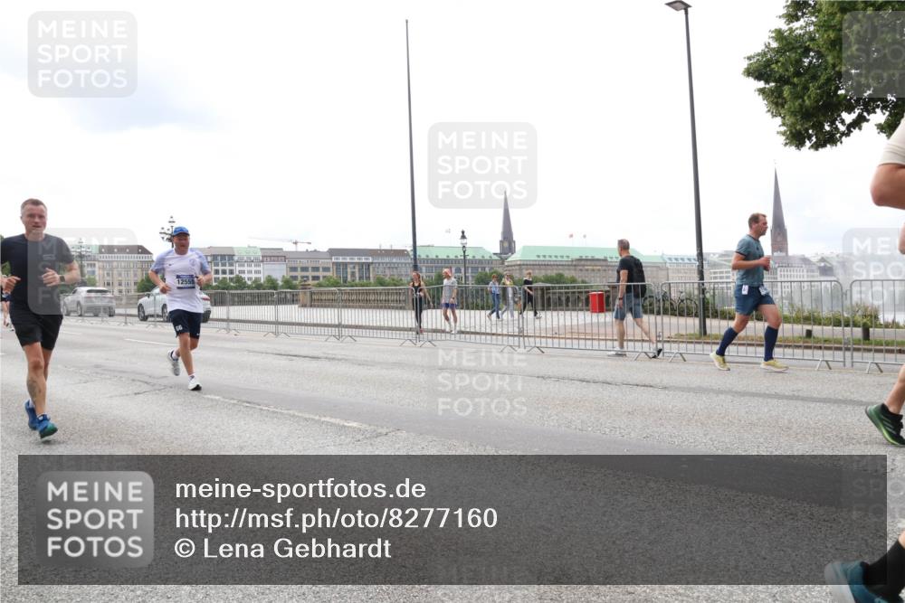 29.06.2025 - hella hamburg halbmarathon Lena Gebhardt http://msf.ph/oto/8277160 29.06.2025 10:35:04 Lombardsbrücke 12555, 1025, 1284, 1497, 1717, 1849, 2198, 2355, 2376, 2751, 3130, 3409, 3420, 3828, 3958, 4564, 4884, 5027, 5453, 5531, 6029, 6189, 6310, 6335, 6379, 6397, 6471, 6803, 6843, 6859, 7020, 7267, 7299, 7386, 7733, 7927, 8296, 8369, 8793, 9122, 9164, 9248, 9448, 9514, 10335, 10358, 10464, 10531, 10606, 10674, 11122, 11233, 11245, 11320, 11359, 11565, 11646, 11886, 12019, 12062, 12164, 12236, 12326, 12382, 12764, 15477, 16311 meine-sportfotos.de