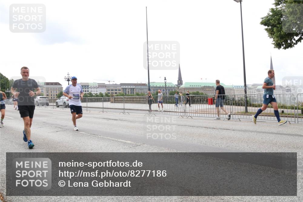 29.06.2025 - hella hamburg halbmarathon Lena Gebhardt http://msf.ph/oto/8277186 29.06.2025 10:35:05 Lombardsbrücke 12555, 1025, 1284, 1497, 1717, 1849, 2198, 2355, 2376, 2751, 3130, 3409, 3420, 3828, 3958, 4564, 4884, 5027, 5453, 5531, 6029, 6189, 6310, 6335, 6365, 6379, 6397, 6471, 6803, 6843, 6859, 7020, 7267, 7299, 7386, 7927, 8296, 8369, 8793, 9122, 9164, 9248, 9448, 9514, 10335, 10358, 10393, 10464, 10531, 10606, 11122, 11233, 11245, 11320, 11359, 11565, 11646, 11886, 12019, 12062, 12164, 12236, 12326, 12382, 12764, 15477, 16311 meine-sportfotos.de
