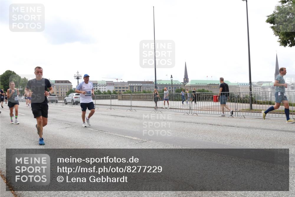 29.06.2025 - hella hamburg halbmarathon Lena Gebhardt http://msf.ph/oto/8277229 29.06.2025 10:35:05 Lombardsbrücke 12555, 1025, 1284, 1497, 1717, 1849, 2198, 2355, 2376, 2751, 3130, 3409, 3420, 3828, 3958, 4564, 4884, 5027, 5453, 5531, 6029, 6189, 6310, 6335, 6365, 6379, 6397, 6471, 6803, 6843, 6859, 7020, 7267, 7299, 7386, 7927, 8296, 8369, 8793, 9122, 9164, 9248, 9448, 9514, 10335, 10358, 10393, 10464, 10531, 10606, 11122, 11233, 11245, 11320, 11359, 11565, 11646, 11886, 12019, 12062, 12164, 12236, 12326, 12382, 12764, 15477, 16311 meine-sportfotos.de