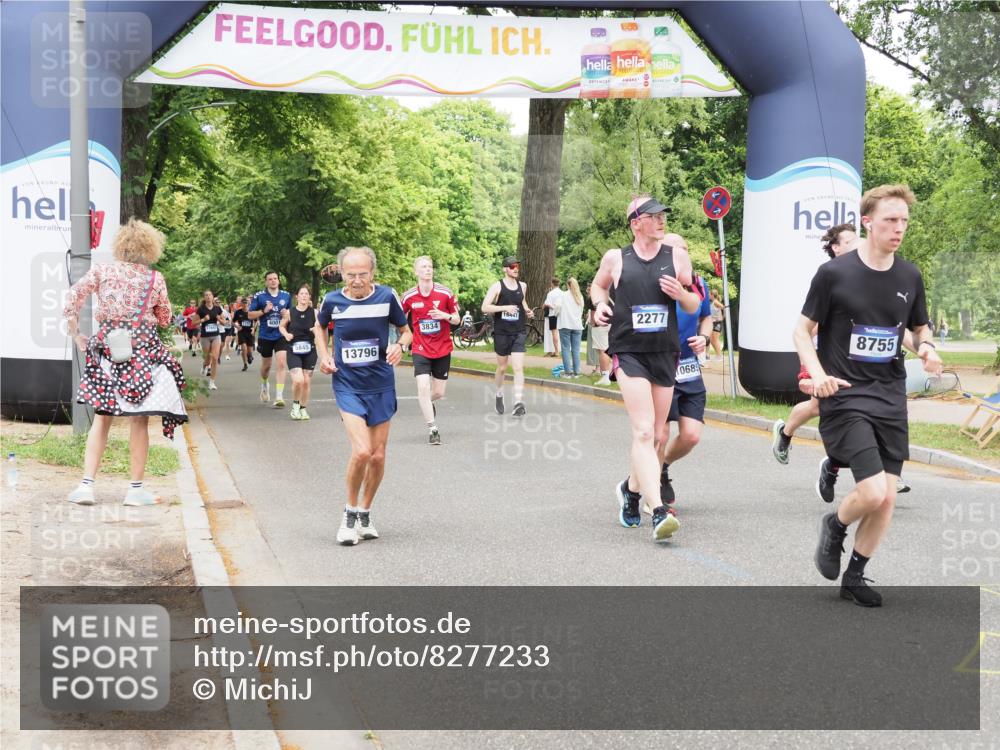 29.06.2025 - hella hamburg halbmarathon MichiJ http://msf.ph/oto/8277233 29.06.2025 10:57:09 Zwischen KM18-KM19 2055, 2277, 3834, 3844, 5845, 8755, 10685, 11271, 12521, 13796, 14404 meine-sportfotos.de