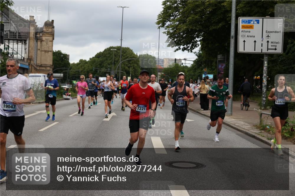 29.06.2025 - hella hamburg halbmarathon Yannick Fuchs http://msf.ph/oto/8277244 29.06.2025 10:49:30 20KM 1120, 1143, 1179, 1193, 1834, 2612, 3037, 3058, 3668, 4249, 4897, 5021, 5643, 5672, 6569, 6591, 6924, 7147, 7221, 7594, 7976, 8573, 8691, 10188, 10582, 11039, 11231, 12248, 12544, 12545, 13234, 13236, 13470, 14365, 14750, 15184, 15300, 15484, 15584, 15818, 15884, 16108, 16176, 16213, 16334, 16401, 16521, 16609, 16786, 17133, 17259, 17603, 17640, 17642, 17734, 17940, 18064, 18290, 18741, 18746, 18835, 19047, 19120 meine-sportfotos.de