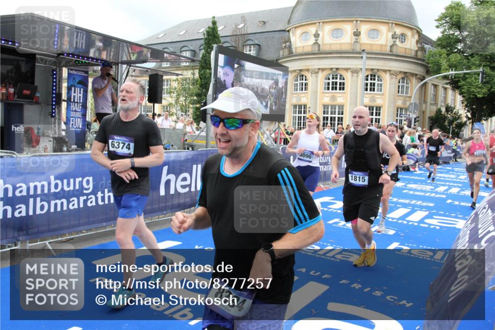 29.06.2025 - hella hamburg halbmarathon Michael Strokosch http://msf.ph/oto/8277257 29.06.2025 10:54:05 Ziel 1151, 1410, 1815, 2432, 3096, 3208, 3209, 6356, 6374, 6481, 7918, 8394, 9032, 11499, 11789, 12379, 13032, 13869, 17348, 18308 meine-sportfotos.de