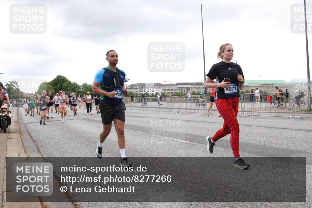 29.06.2025 - hella hamburg halbmarathon Lena Gebhardt http://msf.ph/oto/8277266 29.06.2025 10:54:45 Lombardsbrücke 244, 4971, 4386, 1198, 1822, 1949, 2084, 2244, 2532, 2566, 2586, 2632, 3002, 3364, 3761, 3795, 3857, 4191, 4192, 4720, 4971, 5157, 5185, 5216, 5309, 5392, 5500, 5727, 5882, 5933, 5993, 6023, 6279, 6839, 6982, 7670, 7986, 8012, 8186, 8801, 8803, 9130, 9521, 9596, 10109, 10331, 10471, 10686, 11033, 11226, 11287, 11354, 11567, 11569, 12240, 12268, 12270, 12930, 13272, 13283, 13944, 13945, 13979, 13980 meine-sportfotos.de