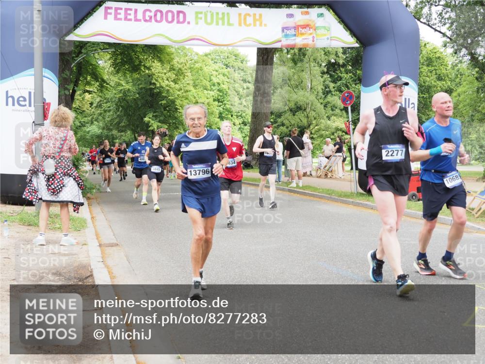 29.06.2025 - hella hamburg halbmarathon MichiJ http://msf.ph/oto/8277283 29.06.2025 10:57:10 Zwischen KM18-KM19 2055, 2277, 3834, 5845, 8755, 10685, 11271, 12521, 13796, 14404, 16441 meine-sportfotos.de