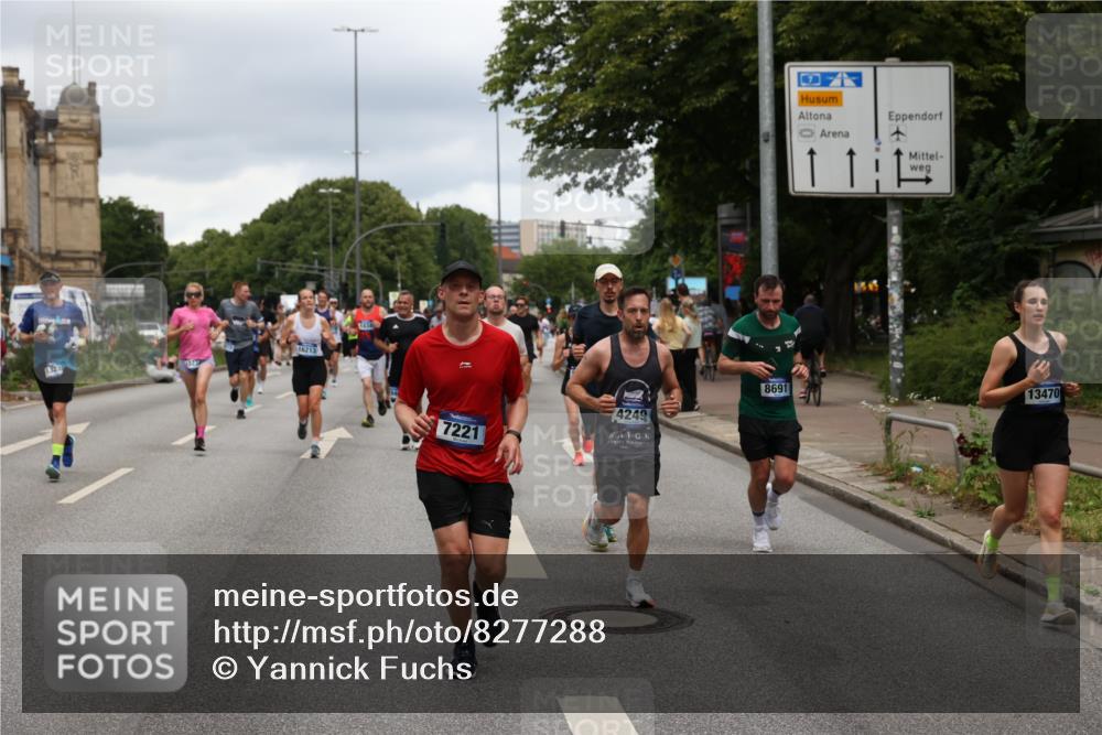 29.06.2025 - hella hamburg halbmarathon Yannick Fuchs http://msf.ph/oto/8277288 29.06.2025 10:49:30 20KM 1120, 1143, 1179, 1193, 1834, 2612, 3037, 3058, 3668, 4249, 4897, 5021, 5643, 5672, 6569, 6591, 6924, 7147, 7221, 7594, 7976, 8573, 8691, 10188, 10582, 11039, 11231, 12248, 12544, 12545, 13234, 13236, 13470, 14365, 14750, 15184, 15300, 15484, 15584, 15818, 15884, 16108, 16176, 16213, 16334, 16401, 16521, 16609, 16786, 17133, 17259, 17603, 17640, 17642, 17734, 17940, 18064, 18290, 18741, 18746, 18835, 19047, 19120 meine-sportfotos.de